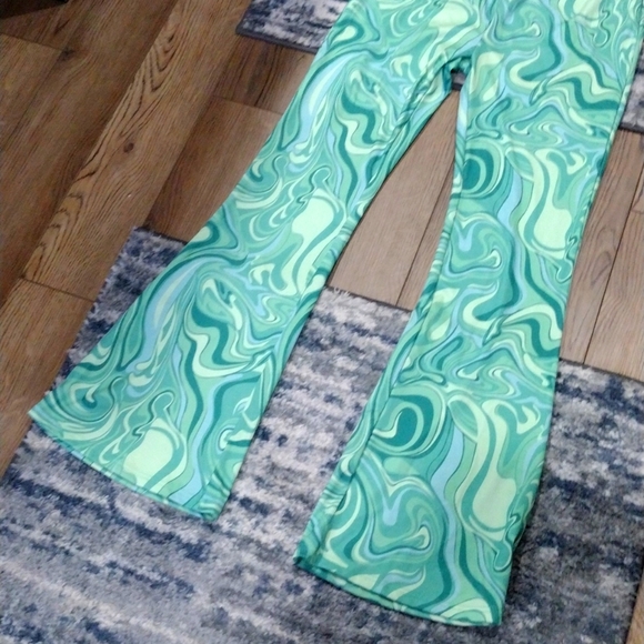 70s Inspired bell bottom pants - Picture 2 of 8